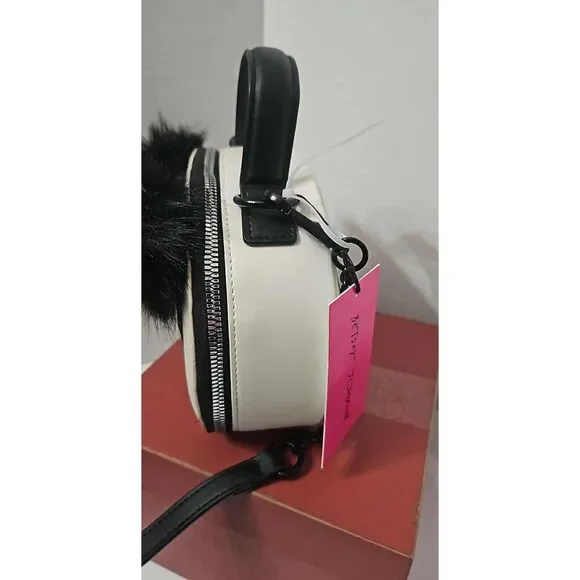 BETSEY JOHNSON Crossbody White XO Beau In White & Black - Picture 6 of 13